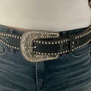 Vintage leather belt size medium rhinestones and tiny turquoise stones. Awesome!